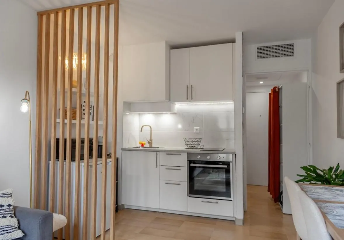 Studio Lumineux A 2 Mn A Pied De La Plage Cannes 0*,